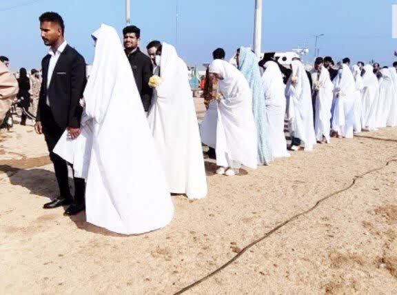 حضور مادر آرزوها در عروسی حوالی اروند کنار شهدای گمنام و ناو کربلا+ عکس حضور مادر آرزوها در عروسی حوالی اروند کنار شهدای گمنام و ناو کربلا+ عکس