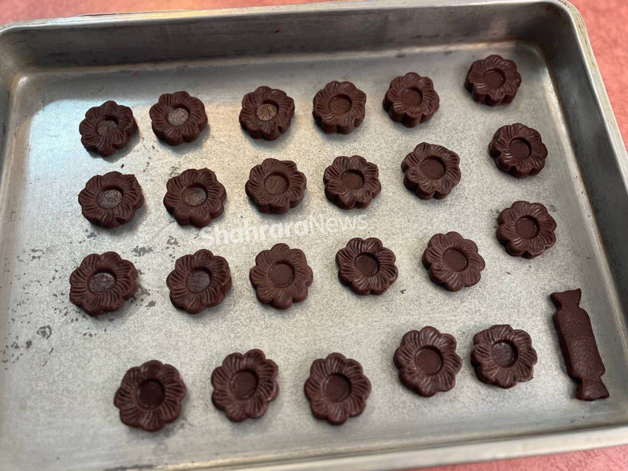 طرزتهیه شیرینی شکلاتی ساده برای عید نوروز + فیلم