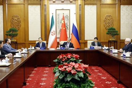 روایتی چینی از دیدار وانگیی با معاونان وزیران خارجه ایران و روسیه روایتی چینی از دیدار وانگیی با معاونان وزیران خارجه ایران و روسیه