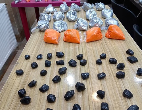 کشف بزرگ پیش سازهای مواد محترقه با تلاش شبانه روزی پلیس مشهد کشف بزرگ پیش سازهای مواد محترقه با تلاش شبانه روزی پلیس مشهد