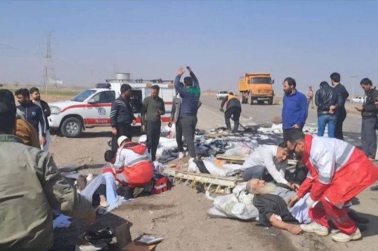 ۹ مصدوم در حادثه واژگونی خودرو ون در محور فریمان به تربت جام (۵ اسفند ۱۴۰۳) ۹ مصدوم در حادثه واژگونی خودرو ون در محور فریمان به تربت جام (۵ اسفند ۱۴۰۳)