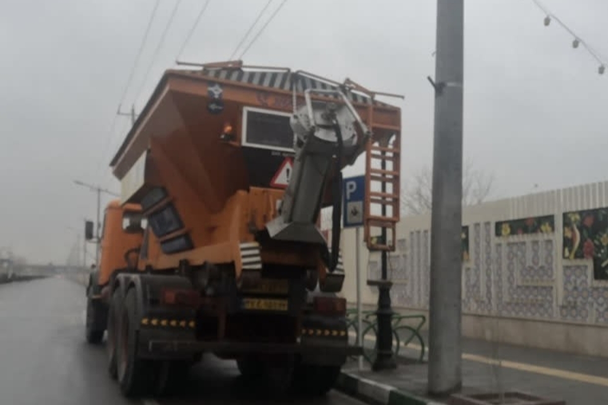 آماده‌باش ۴۱۰ دستگاه ماشین‌آلات خدمات شهری مشهد با اعلام هشدار هواشناسی