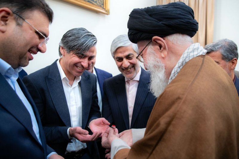 دیدار ملیپوشان فوتسال با مقام معظم رهبری دیدار ملیپوشان فوتسال با مقام معظم رهبری