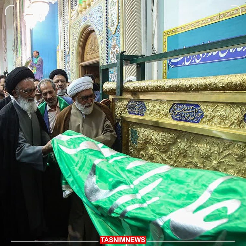 رونمایی از درب طلای حرم امام رضا (ع) همزمان با آغاز دهه کرامت + فیلم رونمایی از درب طلای حرم امام رضا (ع) همزمان با آغاز دهه کرامت + فیلم