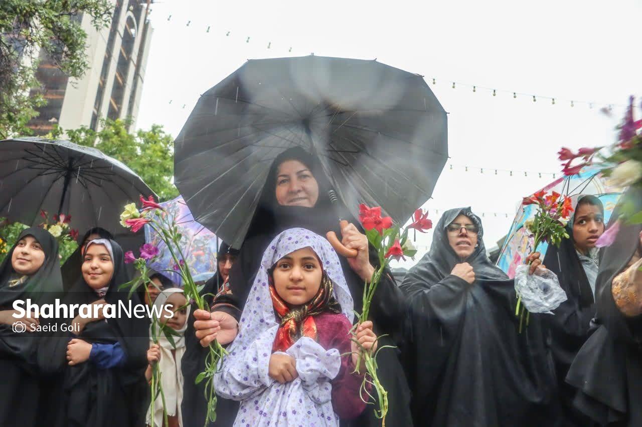 عرض ارادت دختران مشهدی به کریمه اهلبیت(ع) عرض ارادت دختران مشهدی به کریمه اهلبیت(ع)