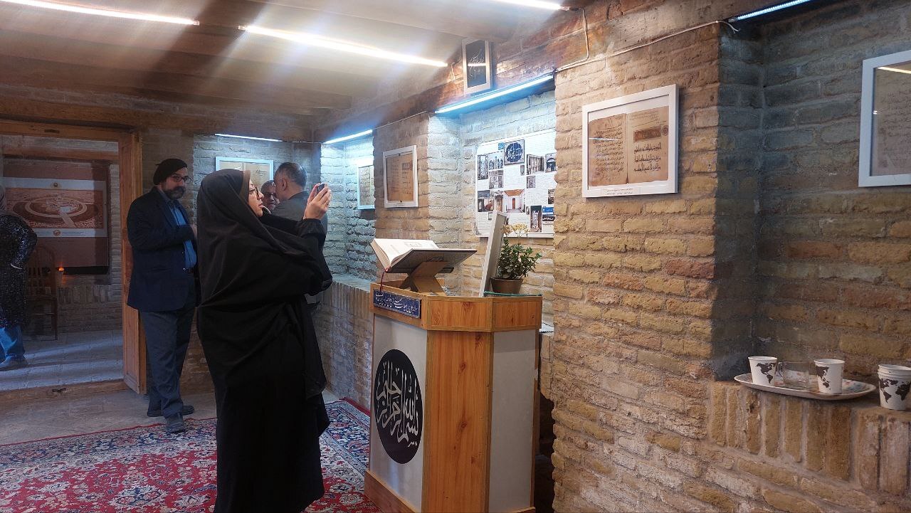 قابهایی برای نمایش پیوند دیرینه همسایگان امام رضا (ع) با قرآن قابهایی برای نمایش پیوند دیرینه همسایگان امام رضا (ع) با قرآن