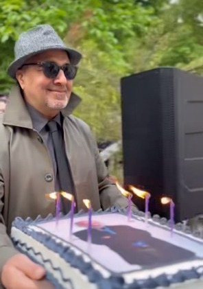 استایل خاص رضا عطاران در جشن تولد کارگردان مطرح + عکس