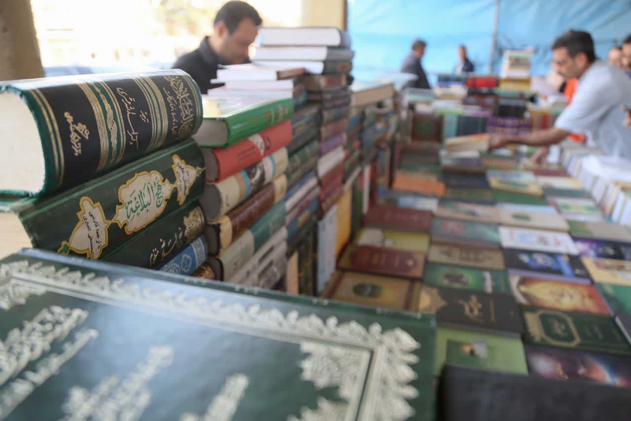 «جمعه بازار کتاب مشهد» در جمعه بارانی مشهد (جمعه ۲۸ اردیبهشت ۱۴۰۳) + تصاویر