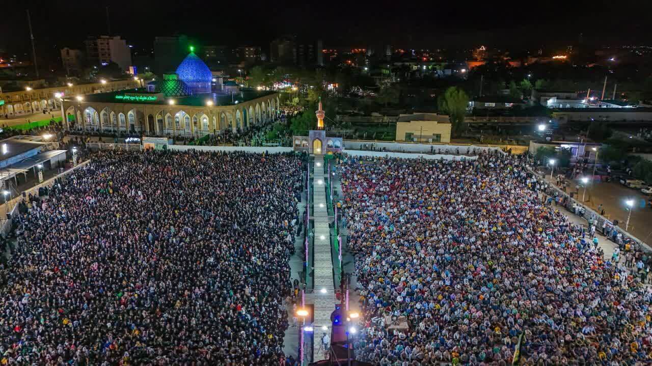۱۱ هزار جشن زیر سایه خورشید در کشور دلهای عاشقان را روانه حرم امام مهربانیها کرد ۱۱ هزار جشن زیر سایه خورشید در کشور دلهای عاشقان را روانه حرم امام مهربانیها کرد