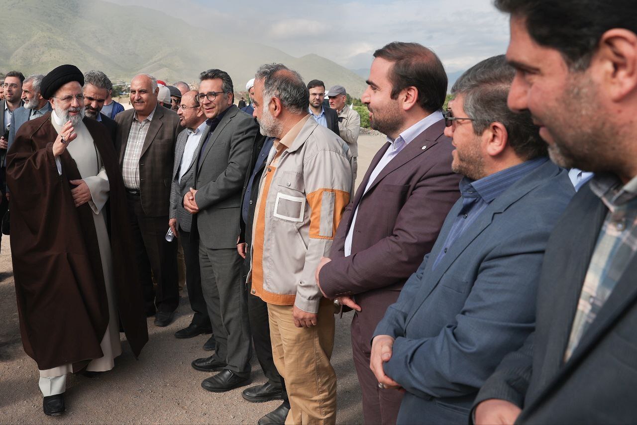 آخرین تصویر رئیسی پیش از پرواز با بالگرد به سمت تبریز