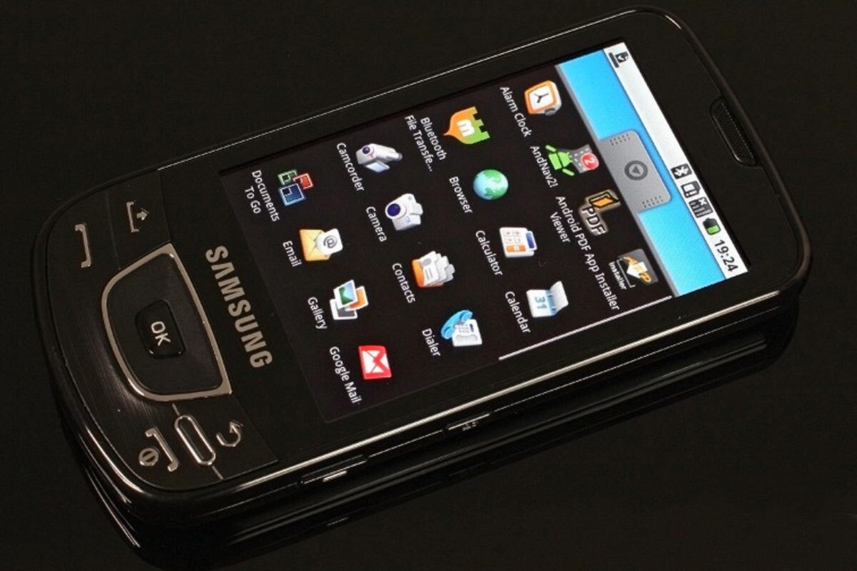 سامسونگ اولین گوشی اندرویدیاش را ۱۵ سال پیش رونمایی کرد سامسونگ اولین گوشی اندرویدیاش را ۱۵ سال پیش رونمایی کرد