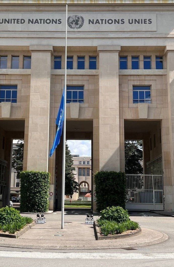 پرچم سازمان ملل متحد نیمه افراشته شد + عکس