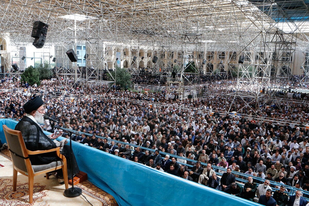 چهاردهم خرداد، رهبر معظم انقلاب اسلامی در حرم امام(ره) سخنرانی می‌کنند