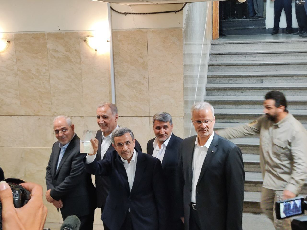 آغاز چهارمین روز ثبتنام کاندیداهای انتخابات ریاست جمهوری (۱۳ خرداد ۱۴۰۳) آغاز چهارمین روز ثبتنام کاندیداهای انتخابات ریاست جمهوری (۱۳ خرداد ۱۴۰۳)