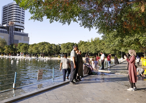 بوستانگردی با چاشنی دود سیگار و بوی ماهی مرده! بوستانگردی با چاشنی دود سیگار و بوی ماهی مرده!