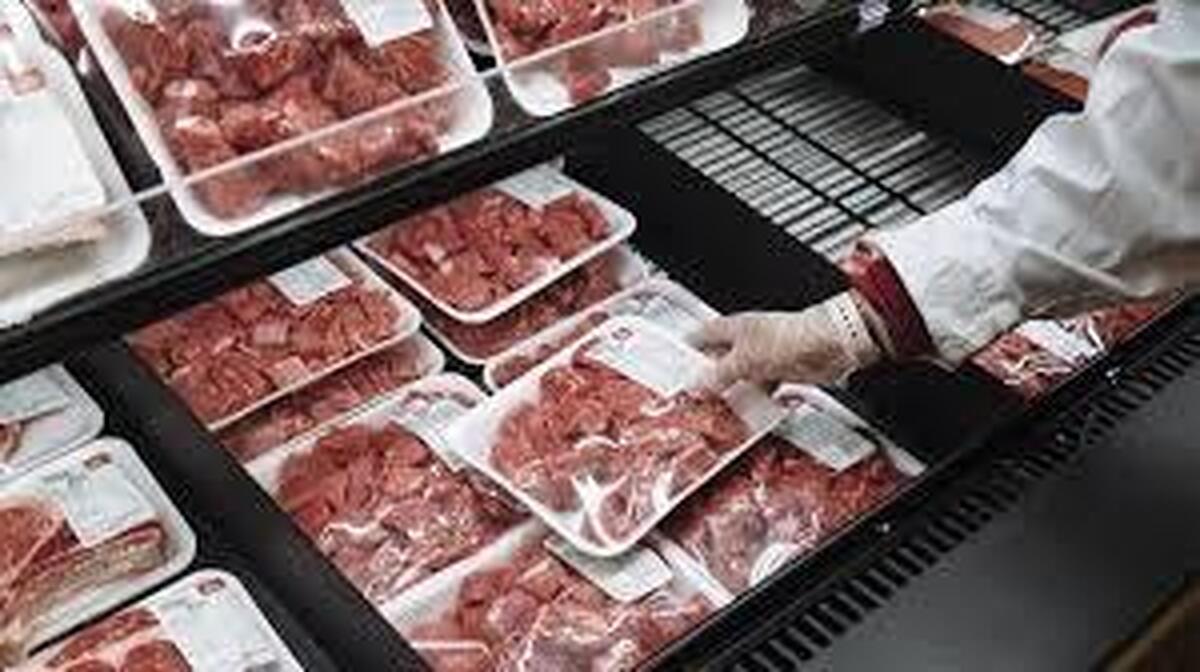 توزیع روزانه ۱.۵ تن گوشت گرم گوسفندی تنظیم بازار در مشهد