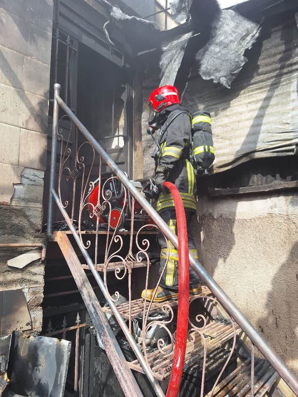 حریق منزل مسکونی در مشهد دو مصدوم بر جای گذاشت(۱۵ خرداد ۱۴۰۳) حریق منزل مسکونی در مشهد دو مصدوم بر جای گذاشت(۱۵ خرداد ۱۴۰۳)