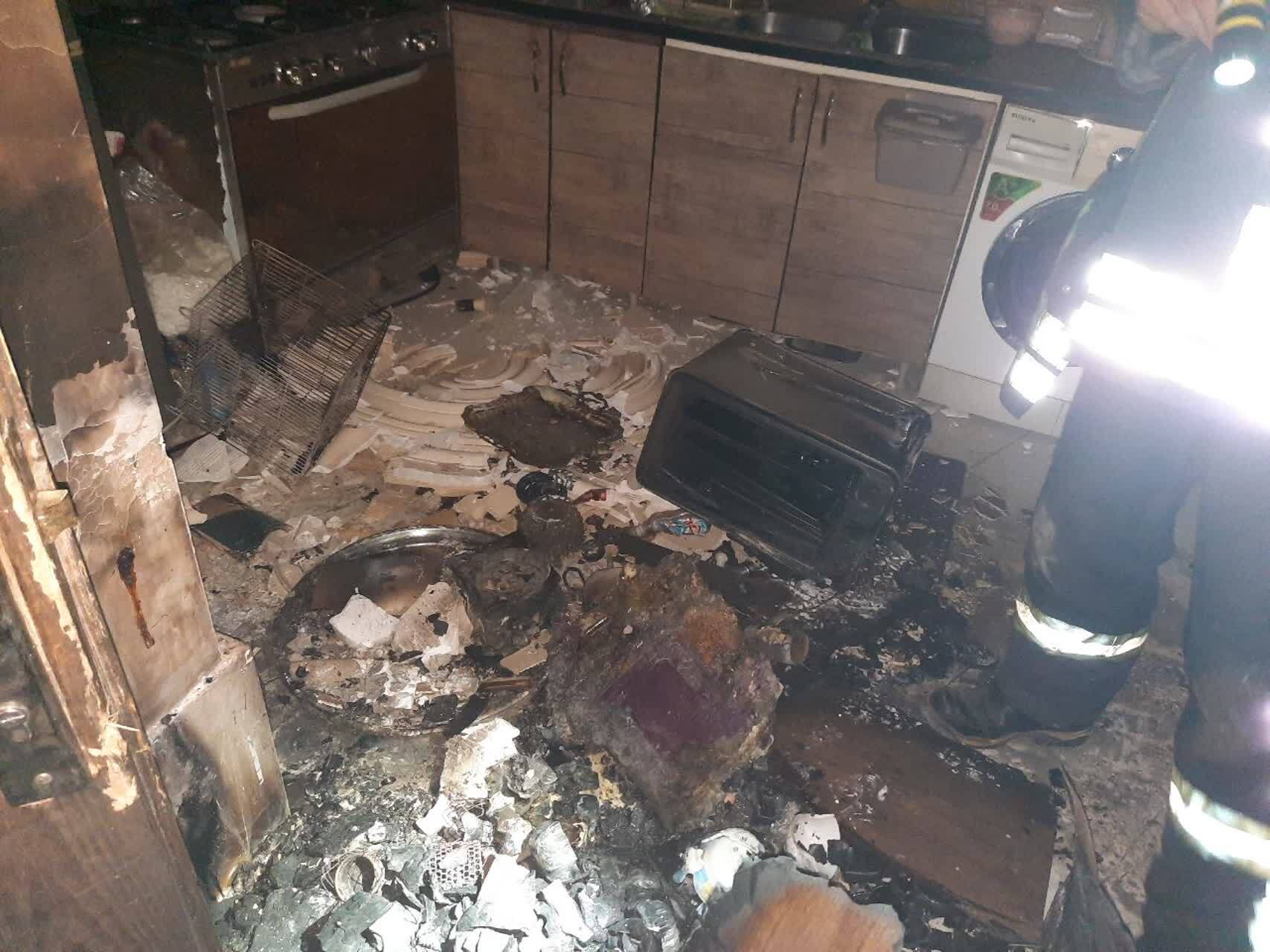 حریق منزل مسکونی در خیابان سرافرازان مشهد+تصویر (۲ خرداد ۱۴۰۳) حریق منزل مسکونی در خیابان سرافرازان مشهد+تصویر (۲ خرداد ۱۴۰۳)