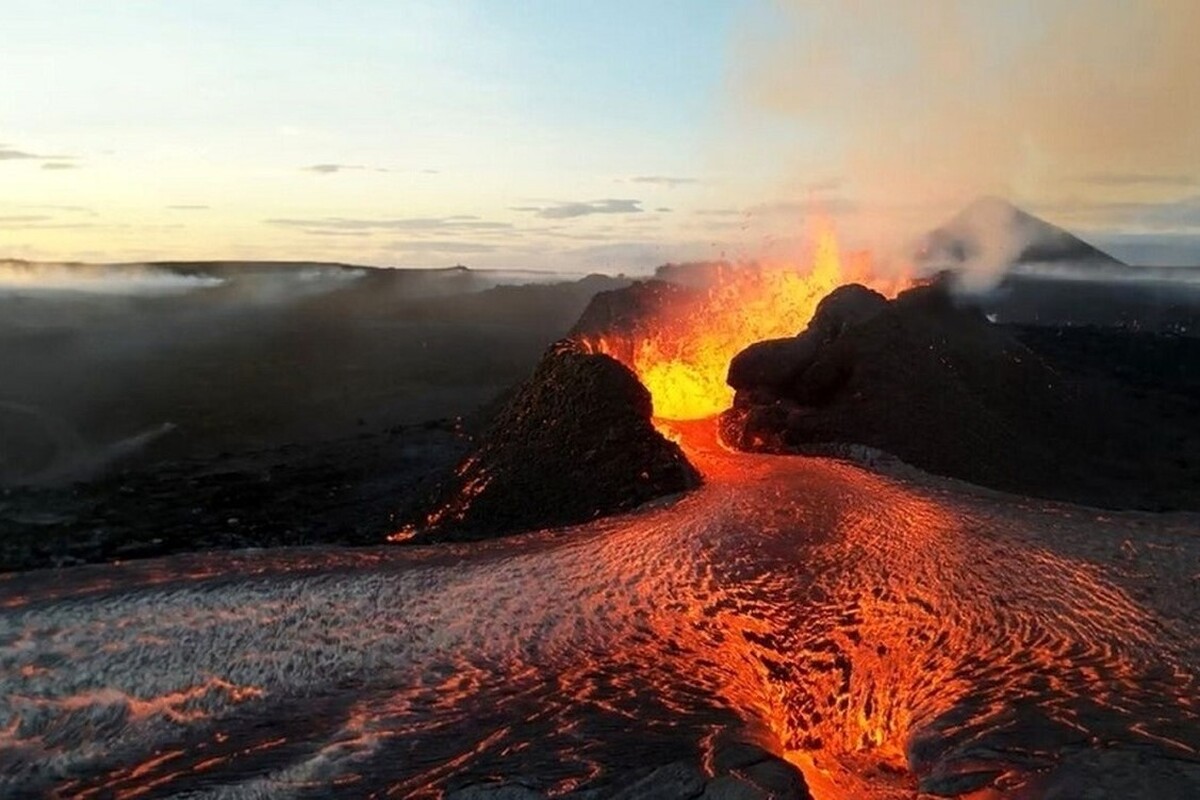 ویدئو| گدازه‌های خارج‌شده از آتش‌فشان ایسلند