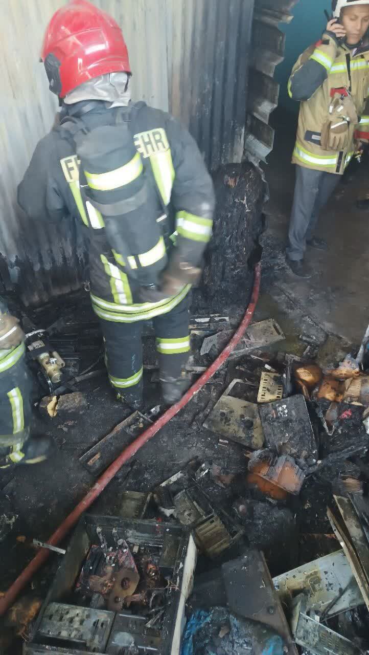 حریق انباری یک مدرسه در بلوار وکیل آباد مشهد + تصویر (۲۰ خرداد ۱۴۰۳) حریق انباری یک مدرسه در بلوار وکیل آباد مشهد + تصویر (۲۰ خرداد ۱۴۰۳)