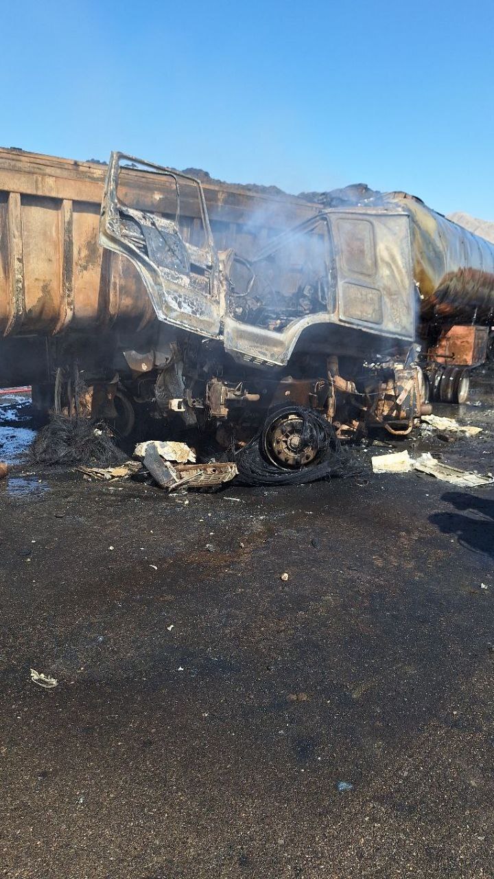 تصادف شدید کامیون و تانکر حمل سوخت در مشهد + تصاویر (۲۱ خرداد ۱۴۰۳) تصادف شدید کامیون و تانکر حمل سوخت در مشهد + تصاویر (۲۱ خرداد ۱۴۰۳)