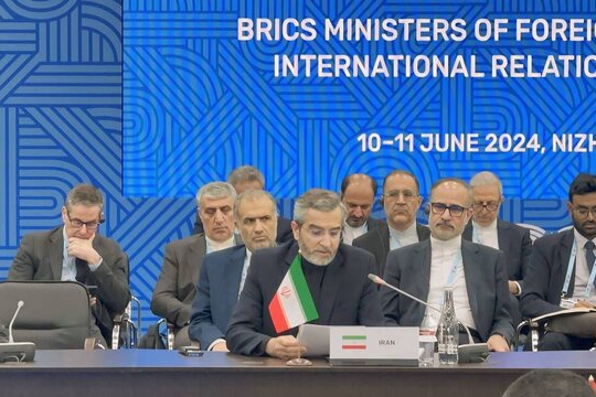 باقری: دلارزدایی از تجارت جهانی، خواسته همه کشورهای مستقل است باقری: دلارزدایی از تجارت جهانی، خواسته همه کشورهای مستقل است