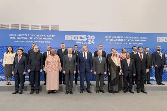 باقری: دلارزدایی از تجارت جهانی، خواسته همه کشورهای مستقل است باقری: دلارزدایی از تجارت جهانی، خواسته همه کشورهای مستقل است