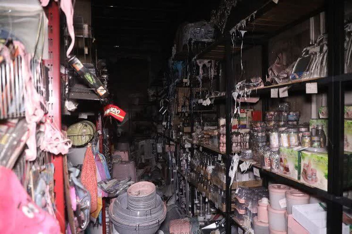 آتش سوزی فروشگاه لوازم خانگی در خیابان طلاب مشهد