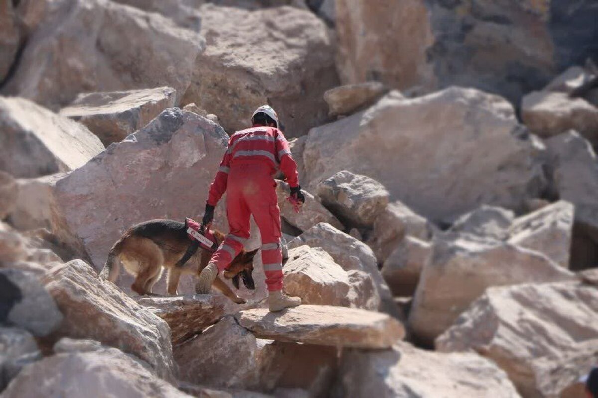 آخرین اخبار از عملیات جست‌و‌جوی مفقودین معدنِ شازند (۲۸ خرداد ۱۴۰۳) + عکس