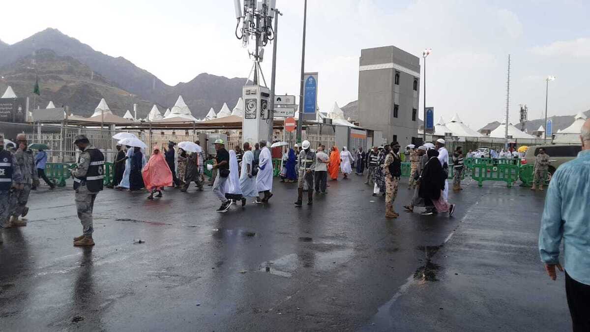 ویدئو| بارش باران در گرمای ۴۸ درجه در سرزمین منا