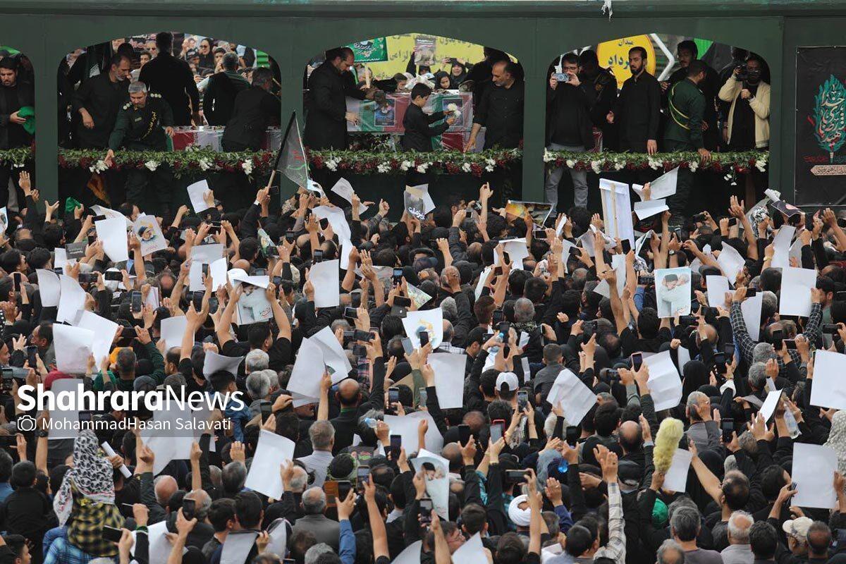 همزمان با استقبال میلیونی مردم مشهد از شهدای خدمت، پاکبانان مشهدی نیز نسبت به پاکسازی و نظافت معابر، در خیابان‌های که مراسم در آن به پایان رسیده است اقدام می‌کنند.