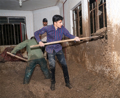 روایت همدلیها در سیل مشهد روایت همدلیها در سیل مشهد