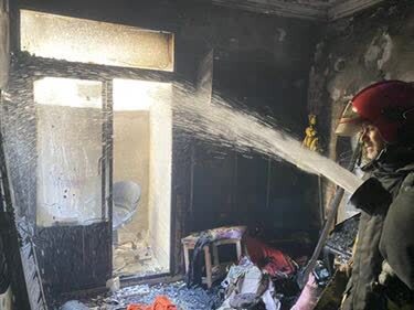 نجات چهار شهروند از درون حریق منزل مسکونی در خیابان فلسطین (۷ خرداد ۱۴۰۳) نجات چهار شهروند از درون حریق منزل مسکونی در خیابان فلسطین (۷ خرداد ۱۴۰۳)