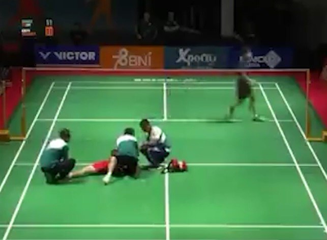 مرگ دردآور بدمینتون باز ۱۷ ساله چینی + عکس مرگ دردآور بدمینتون باز ۱۷ ساله چینی + عکس