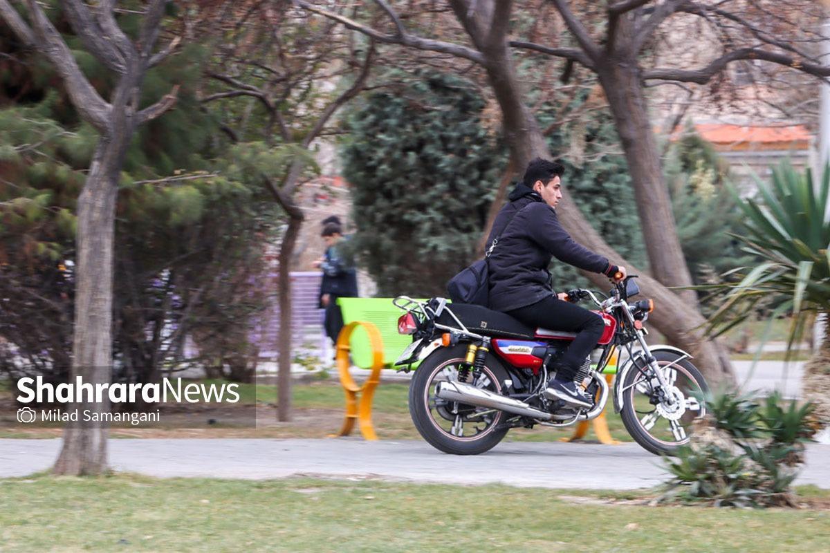 گلایه ساکنان محله پنجتن مشهد از جولان موتورسیکلت‌ها در بوستان‌ها