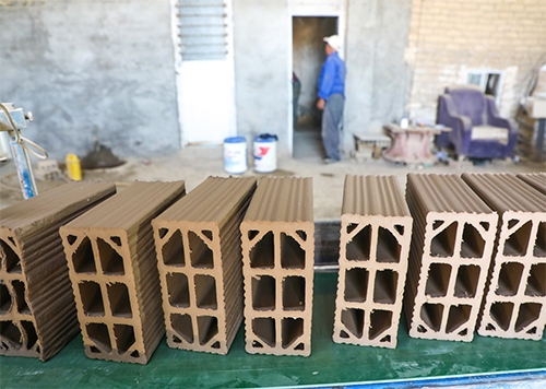 روایتی گرم از آجرهایی که مشهد را ساختند روایتی گرم از آجرهایی که مشهد را ساختند