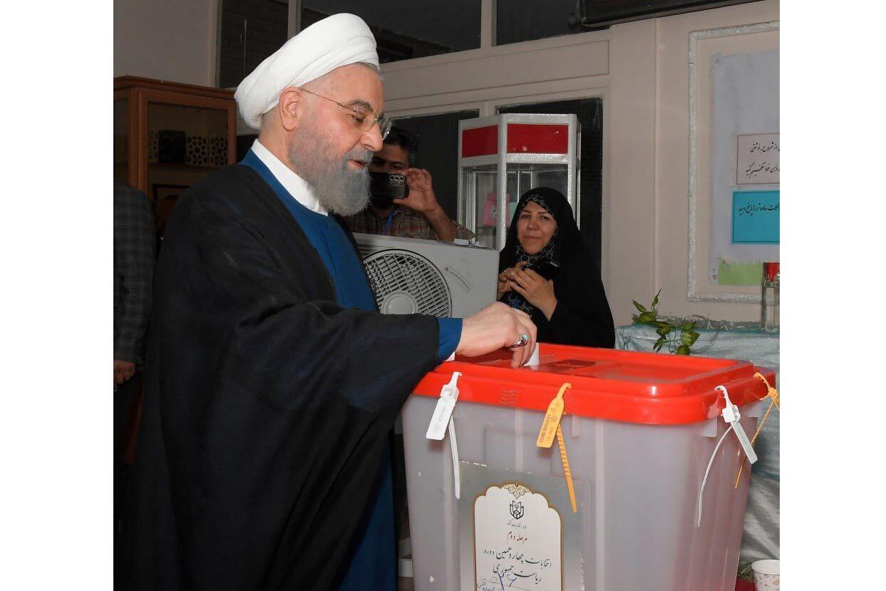 گزارش لحظهبهلحظه مرحله دوم چهاردهمین دوره انتخابات ریاستجمهوری در کشور (۱۵ تیر ۱۴۰۳) + فیلم و عکس گزارش لحظهبهلحظه مرحله دوم چهاردهمین دوره انتخابات ریاستجمهوری در کشور (۱۵ تیر ۱۴۰۳) + فیلم و عکس