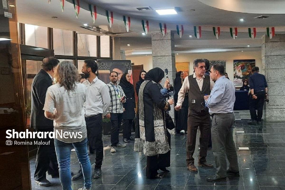 هنرمندان و اصحاب رسانه پای صندوق رای در مجتمع امامرضا (ع) (۱۵ تیر ۱۴۰۳) هنرمندان و اصحاب رسانه پای صندوق رای در مجتمع امامرضا (ع) (۱۵ تیر ۱۴۰۳)