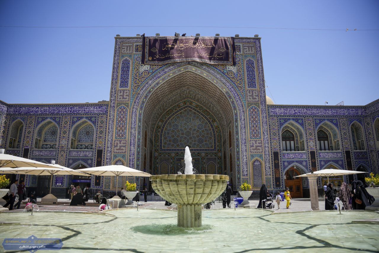 حرم رضوی سیاه‌پوش عزای امام حسین (ع) شد (۱۶ تیر ۱۴۰۳)+ تصاویر