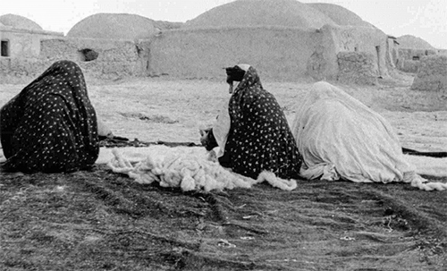 گره خوردن تاریخ ریسندگی با تارو پود قالی مشهد