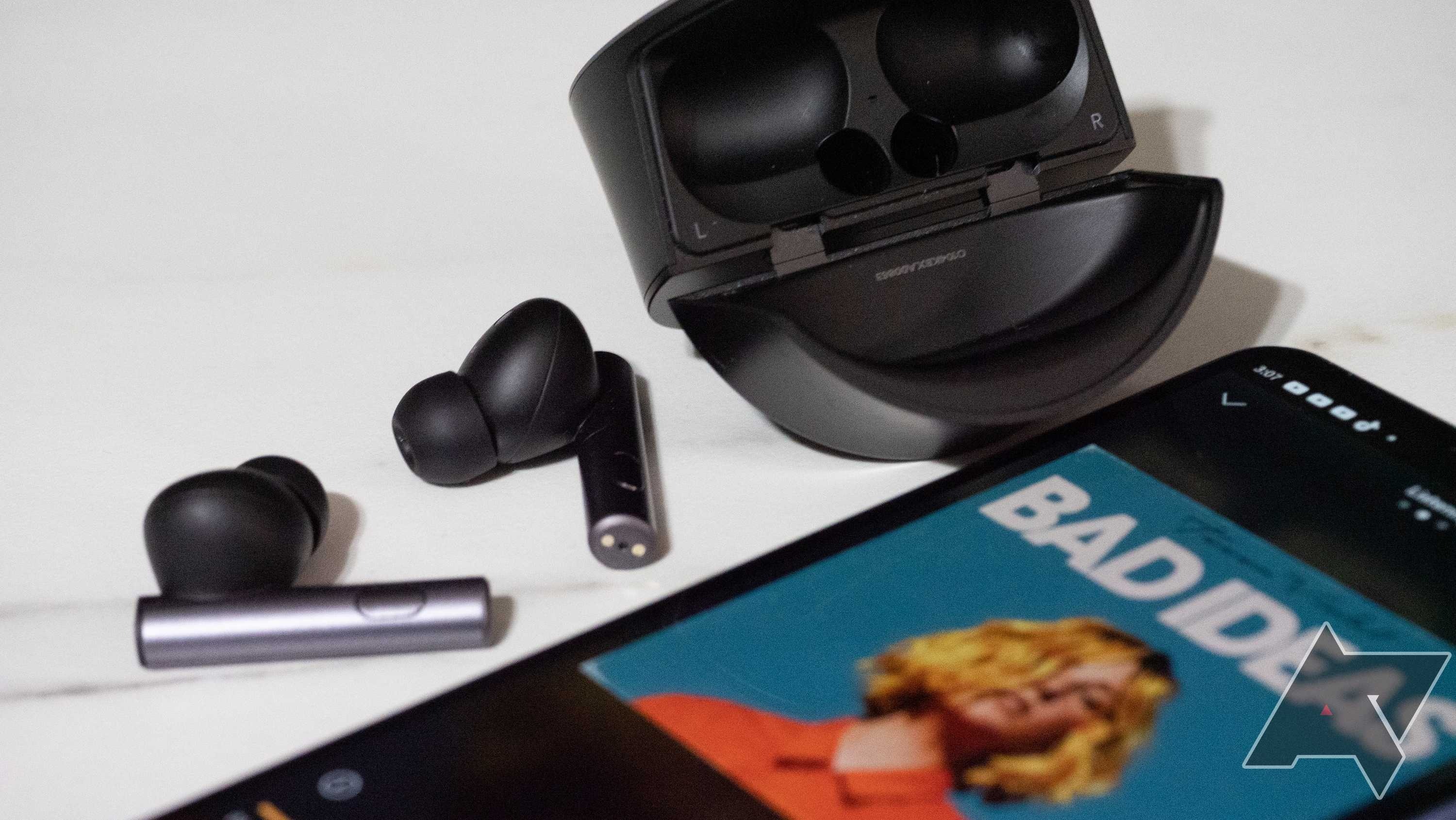 چرا هندزفریهای بلوتوثی در اندروید بهتر از iOS عمل میکنند؟ چرا هندزفریهای بلوتوثی در اندروید بهتر از iOS عمل میکنند؟