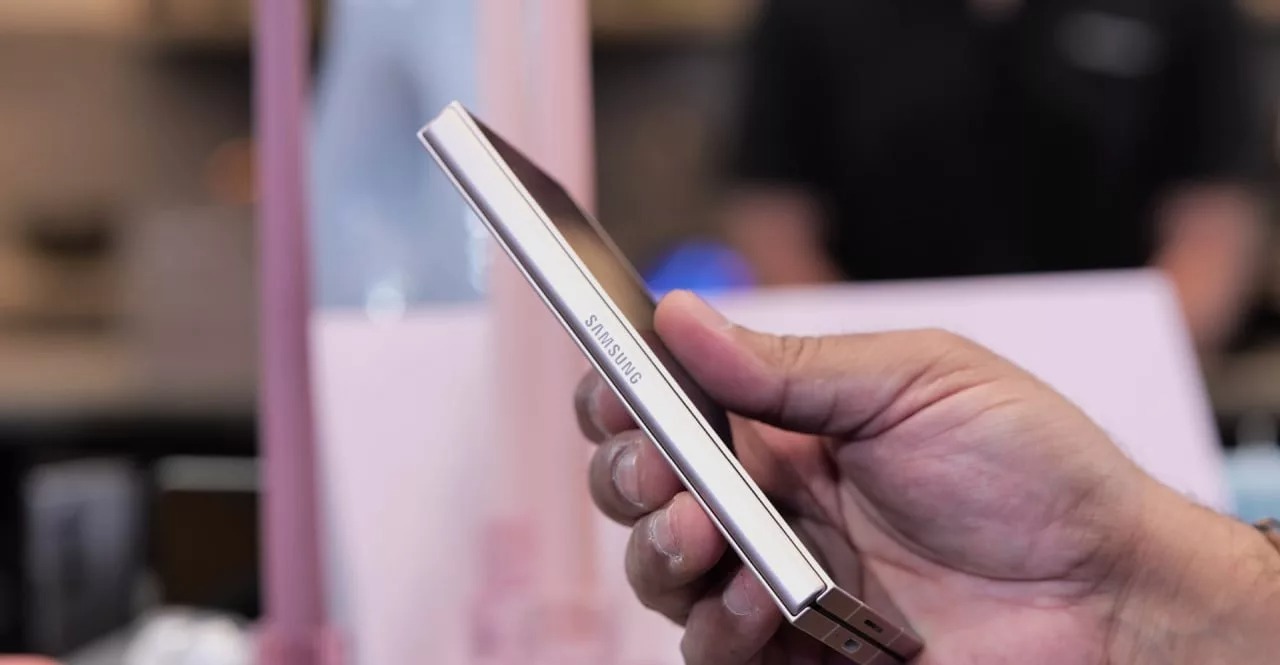 گلکسی زد فولد ۶ رونمایی شد + مشخصات، قیمت و زمان عرضه گلکسی زد فولد ۶ رونمایی شد + مشخصات، قیمت و زمان عرضه