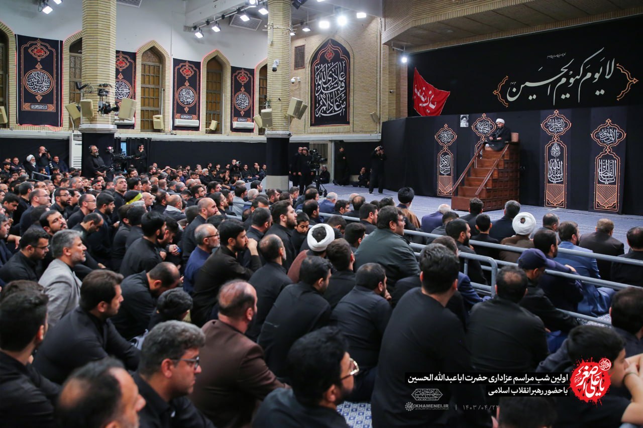 اولین شب مراسم عزاداری حضرت اباعبدالله الحسین(ع) در حسینیه امام خمینی(ره) برگزار شد + فیلم و عکس اولین شب مراسم عزاداری حضرت اباعبدالله الحسین(ع) در حسینیه امام خمینی(ره) برگزار شد + فیلم و عکس