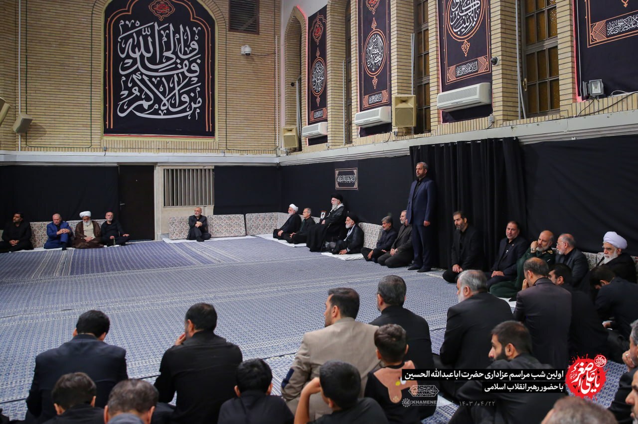 اولین شب مراسم عزاداری حضرت اباعبدالله الحسین(ع) در حسینیه امام خمینی(ره) برگزار شد + فیلم و عکس اولین شب مراسم عزاداری حضرت اباعبدالله الحسین(ع) در حسینیه امام خمینی(ره) برگزار شد + فیلم و عکس