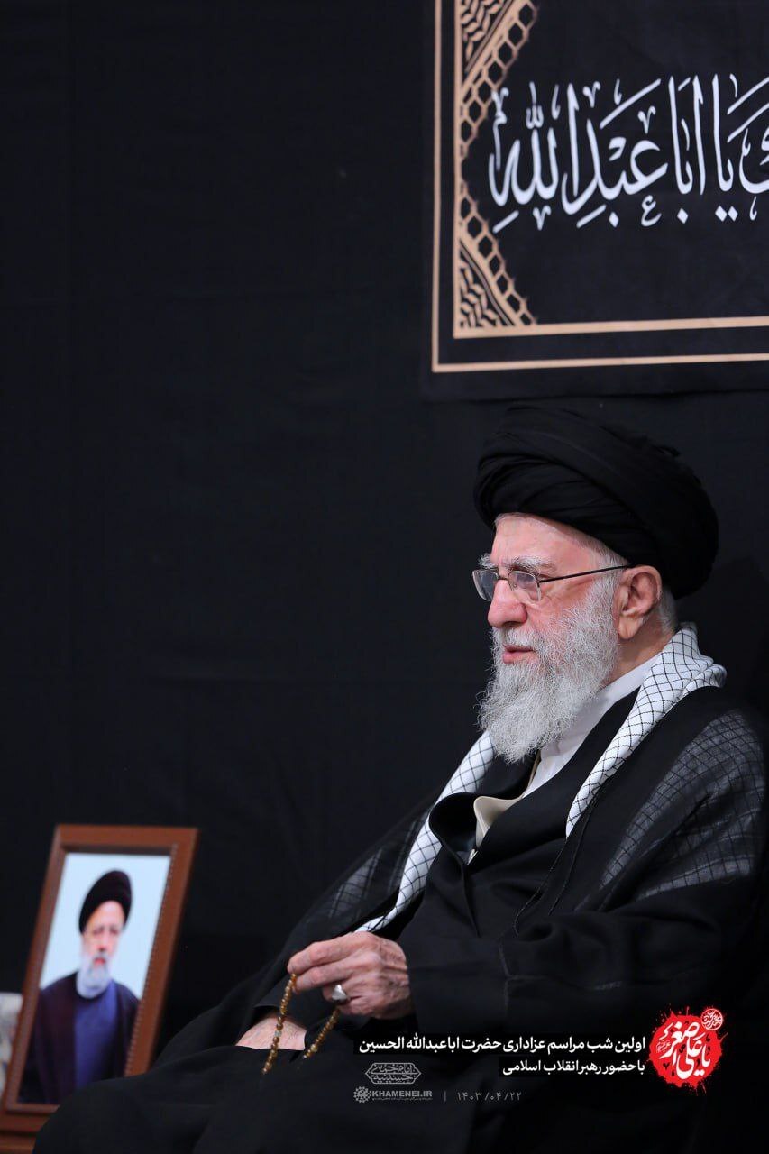 اولین شب مراسم عزاداری حضرت اباعبدالله الحسین(ع) در حسینیه امام خمینی(ره) برگزار شد + فیلم و عکس اولین شب مراسم عزاداری حضرت اباعبدالله الحسین(ع) در حسینیه امام خمینی(ره) برگزار شد + فیلم و عکس