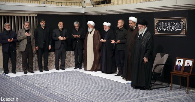 مراسم عزاداری شام غریبان در حسینیه امام خمینی(ره) با حضور رهبر معظم انقلاب + فیلم و تصاویر