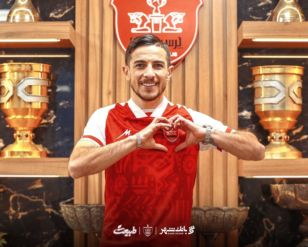 بازگشت فرشاد احمدزاده به پرسپولیس + عکس و فیلم بازگشت فرشاد احمدزاده به پرسپولیس + عکس و فیلم