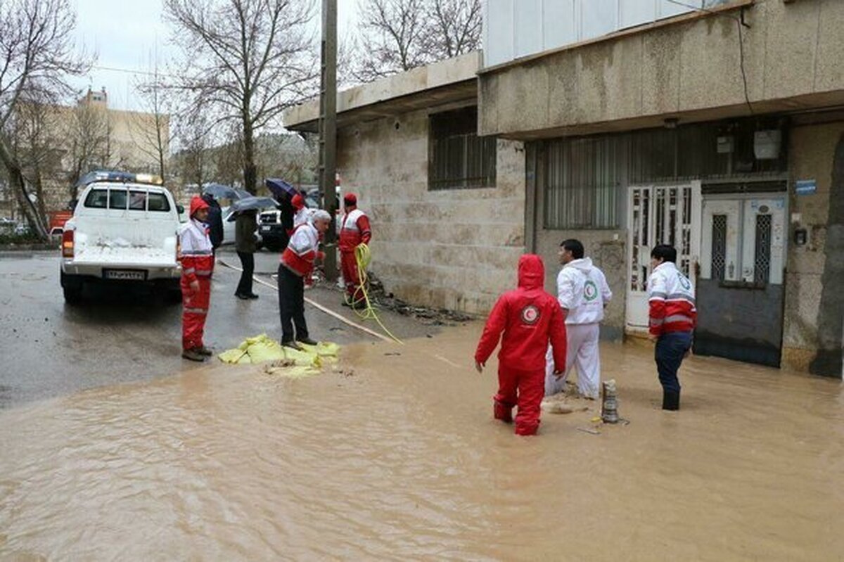 امدادرسانی هلال‌احمر خراسان‌رضوی به ۱۰۰ فرد گرفتارشده بعد از سیلاب در کلات