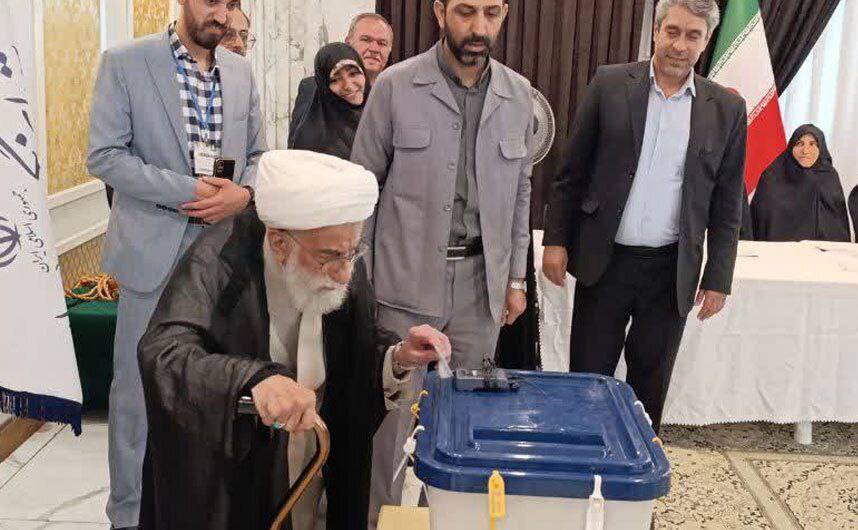 گزارش لحظهبهلحظه از چهاردهمین دوره انتخابات ریاستجمهوری در کشور (۸ تیر ۱۴۰۳) + فیلم و عکس گزارش لحظهبهلحظه از چهاردهمین دوره انتخابات ریاستجمهوری در کشور (۸ تیر ۱۴۰۳) + فیلم و عکس