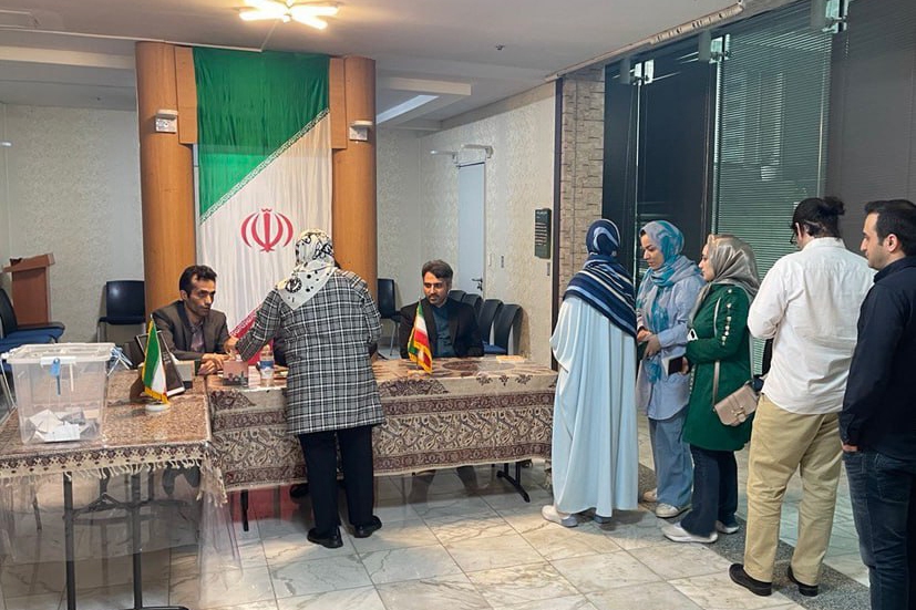 شرکت ایرانیان خارجازکشور در انتخابات ریاستجمهوری ۱۴۰۳ + عکس و فیلم شرکت ایرانیان خارجازکشور در انتخابات ریاستجمهوری ۱۴۰۳ + عکس و فیلم